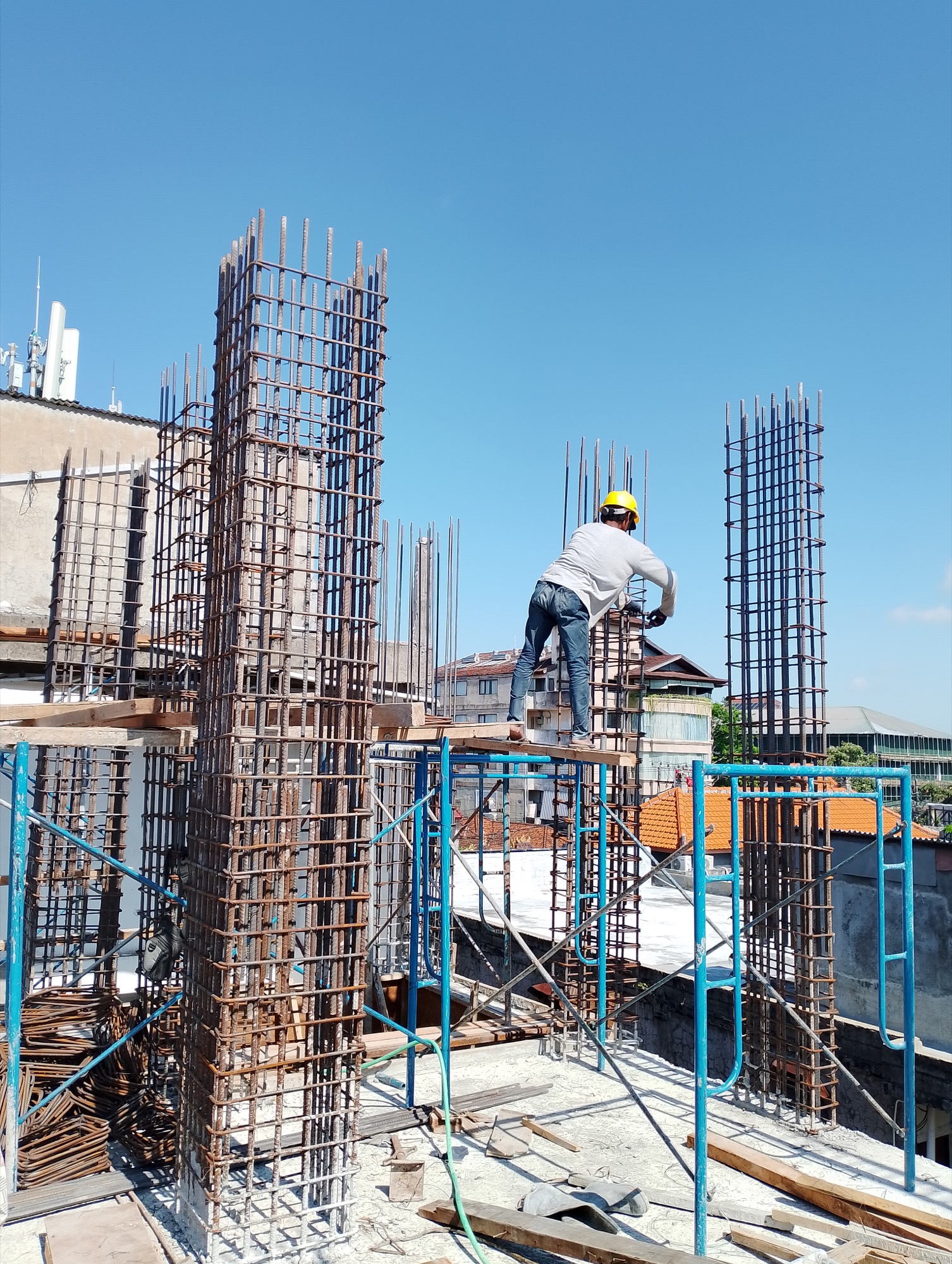 Proyek konstruksi Mega Mesari Group
